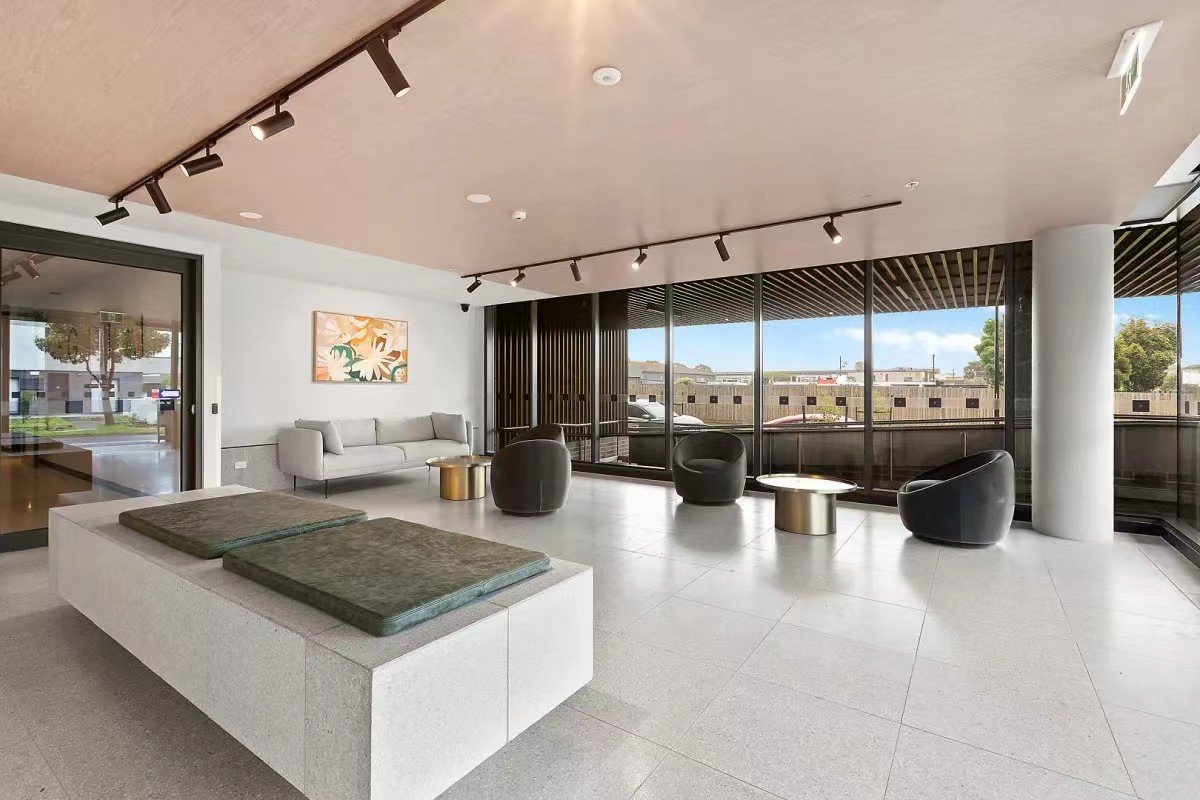 Huntington Apartments photo